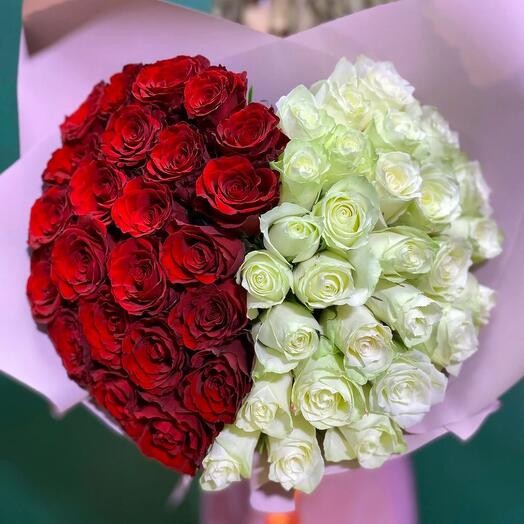 Букет цветов "51 роза Инь и Ян" Букет цветов "51 роза Инь и Ян"